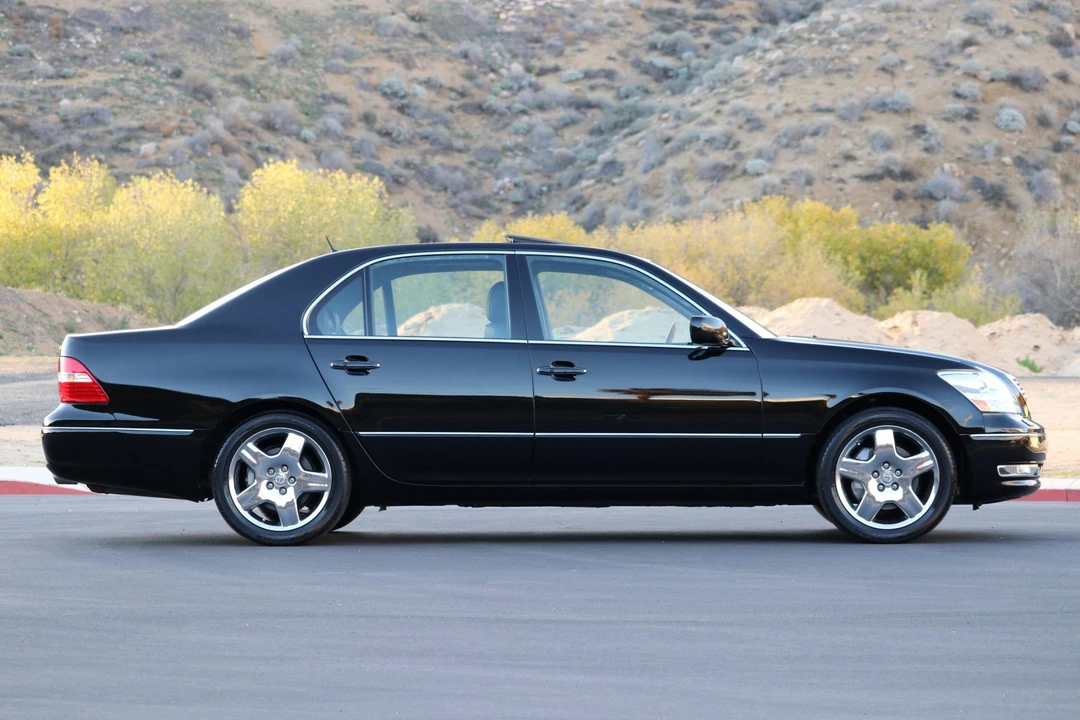 2005 Lexus LS 3rd Gen - Image 17 of 31