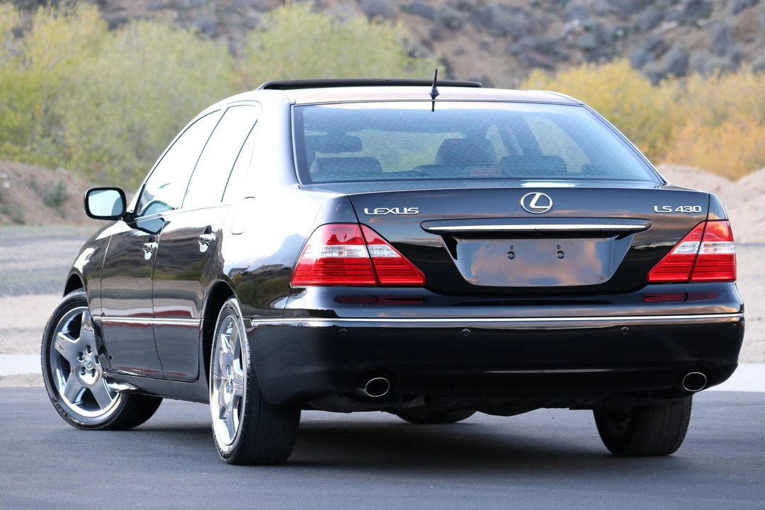 2005 Lexus LS 3rd Gen - Image 8 of 31