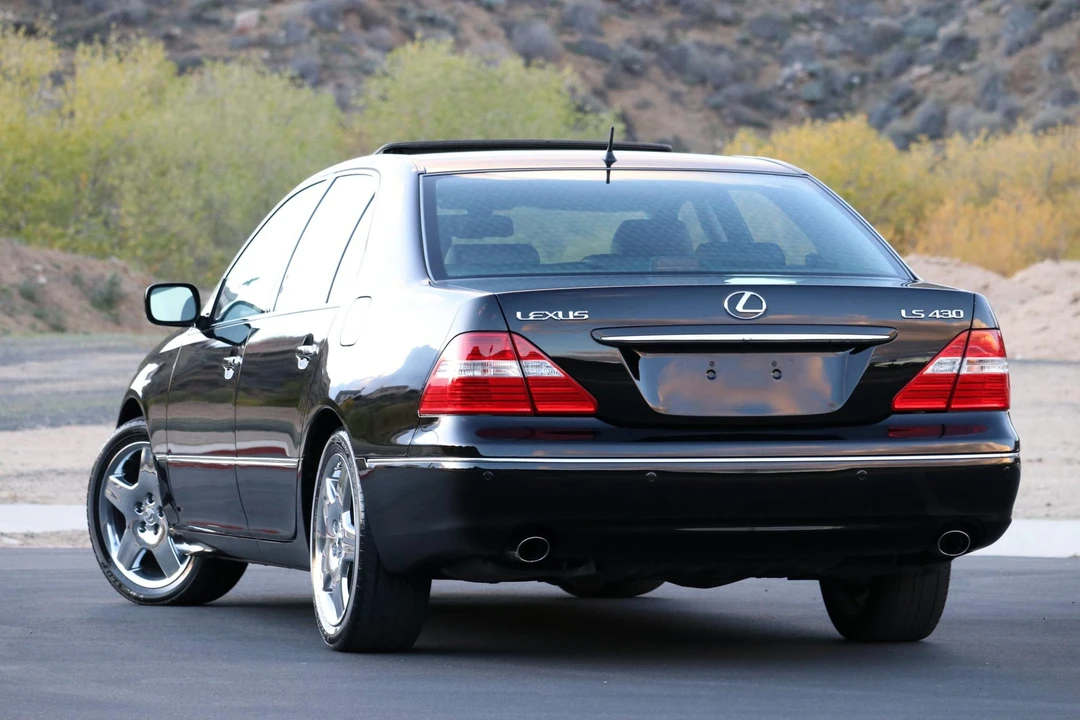 2005 Lexus LS 3rd Gen - Image 7 of 31