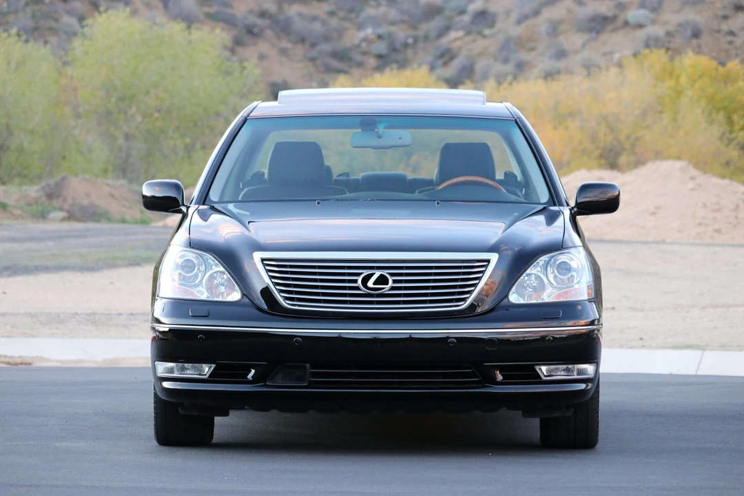 2005 Lexus LS 3rd Gen - Image 22 of 31