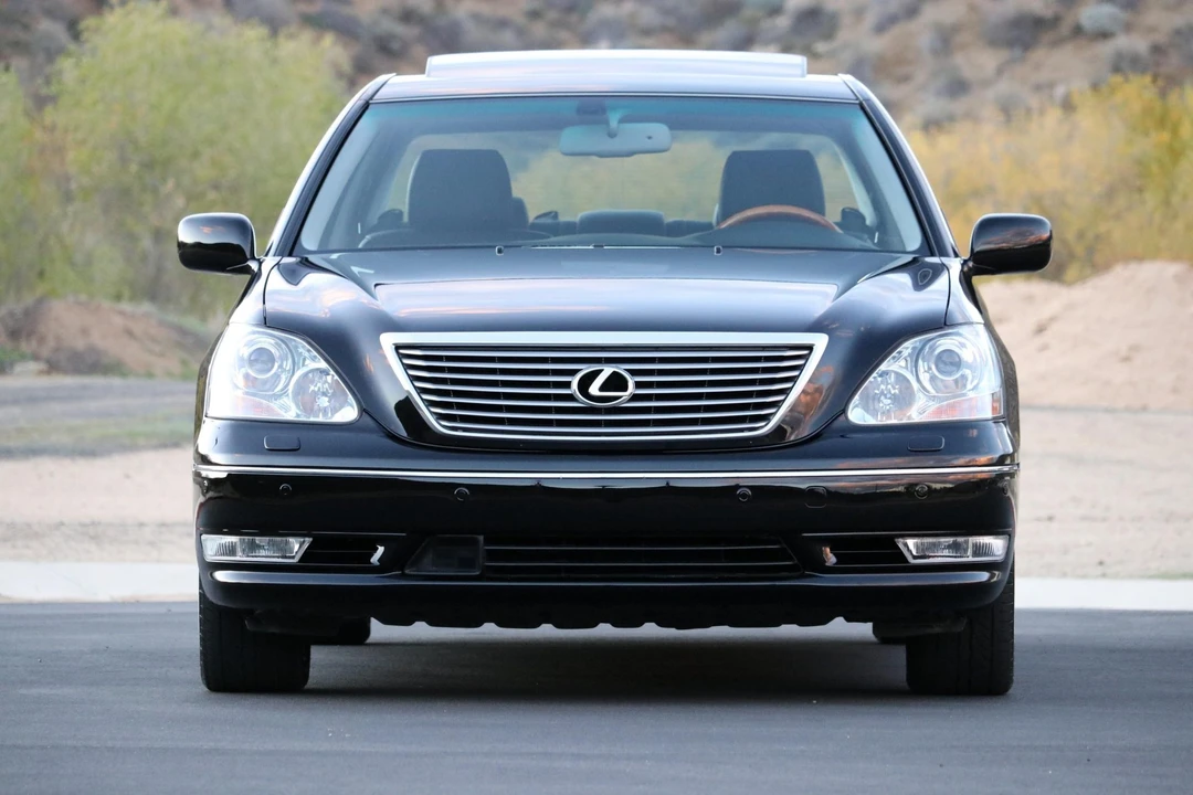 2005 Lexus LS 3rd Gen - Image 26 of 31