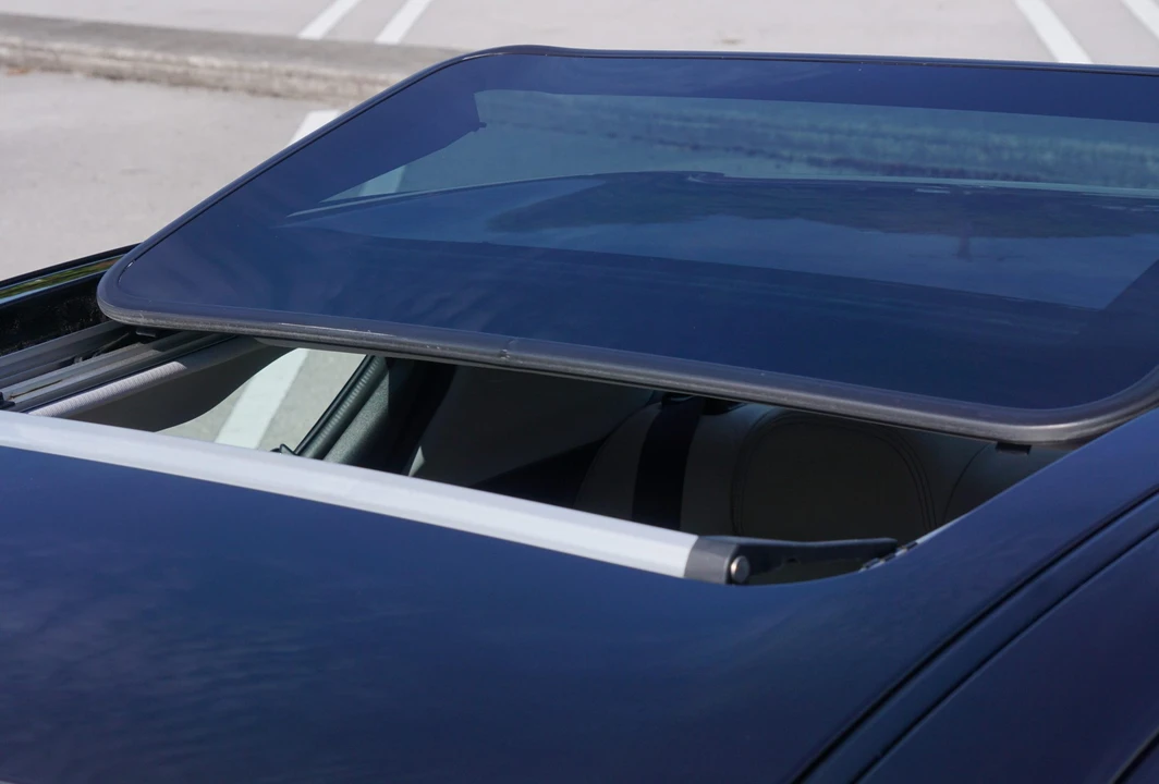 2005 Mazda RX-8 1st Gen - Image 30 of 31