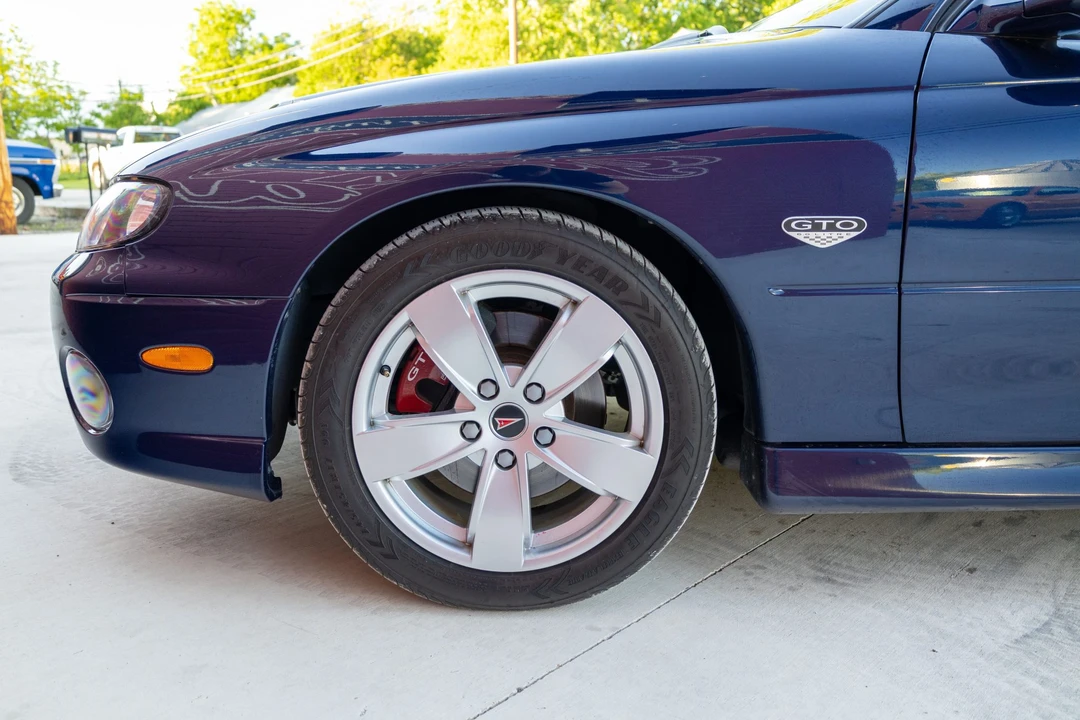 2005 Pontiac GTO 4th Gen - Image 13 of 31