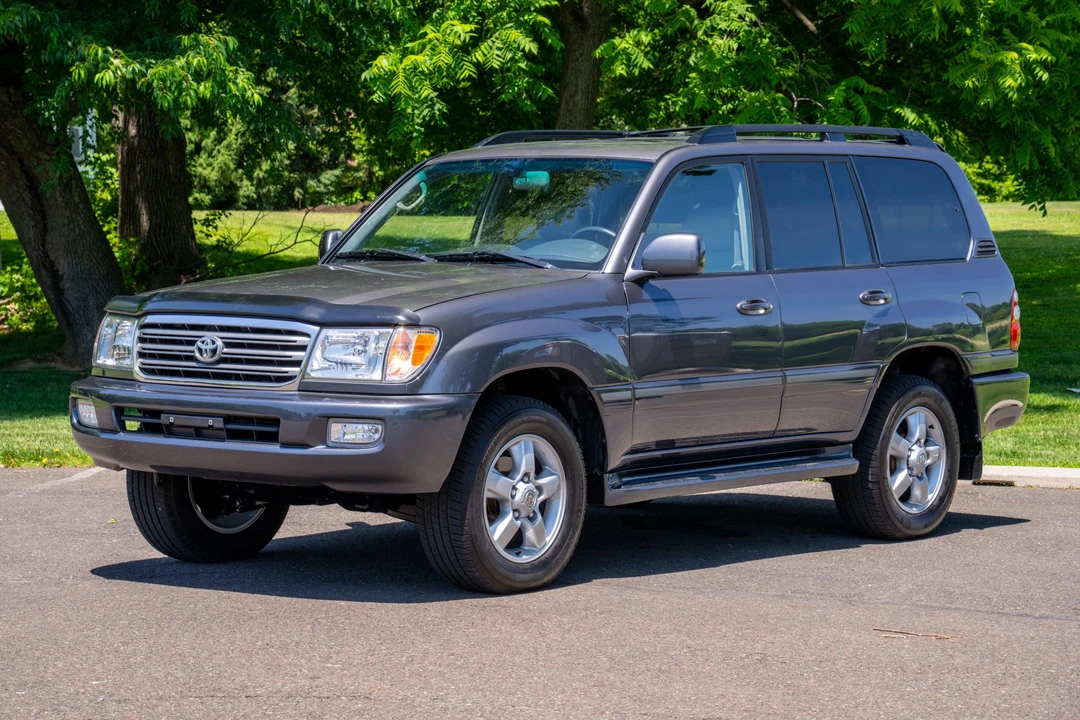 2005 Toyota J100 Land Cruiser - Image 2 of 31