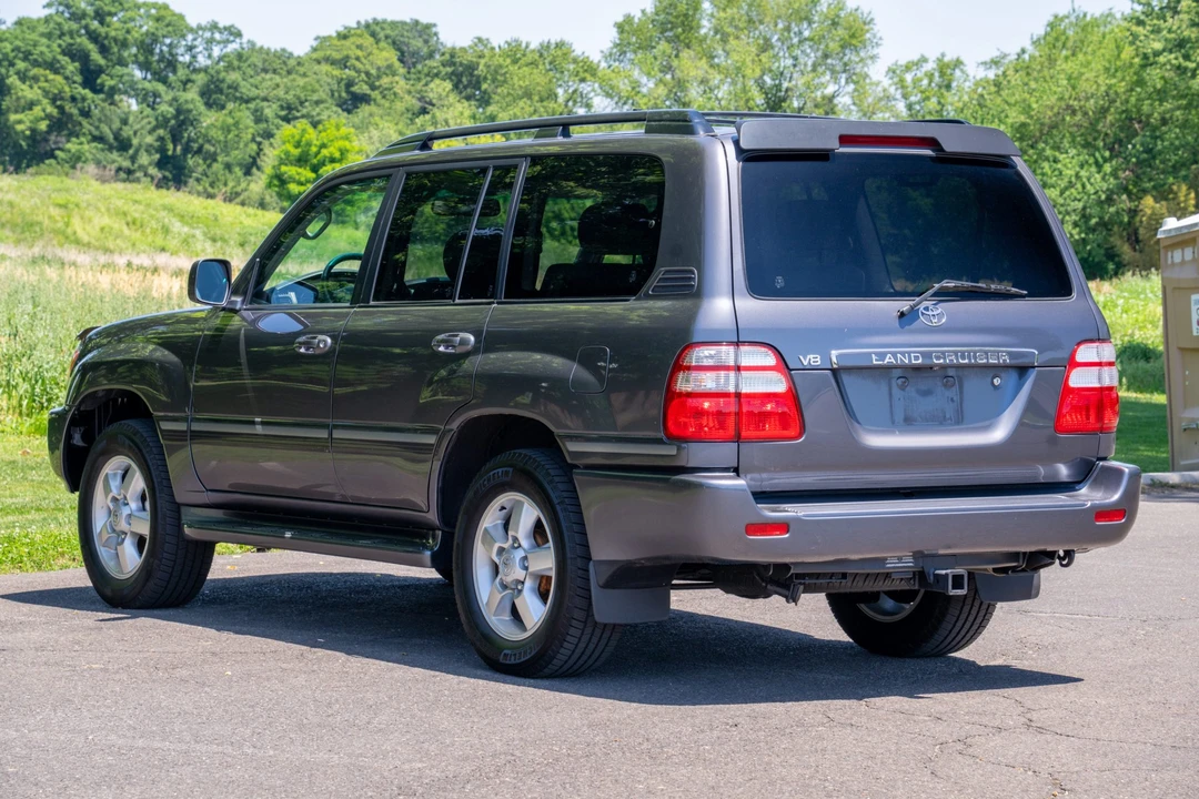 2005 Toyota J100 Land Cruiser - Image 8 of 31