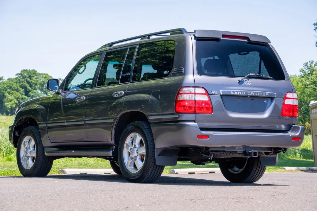 2005 Toyota J100 Land Cruiser - Image 9 of 31