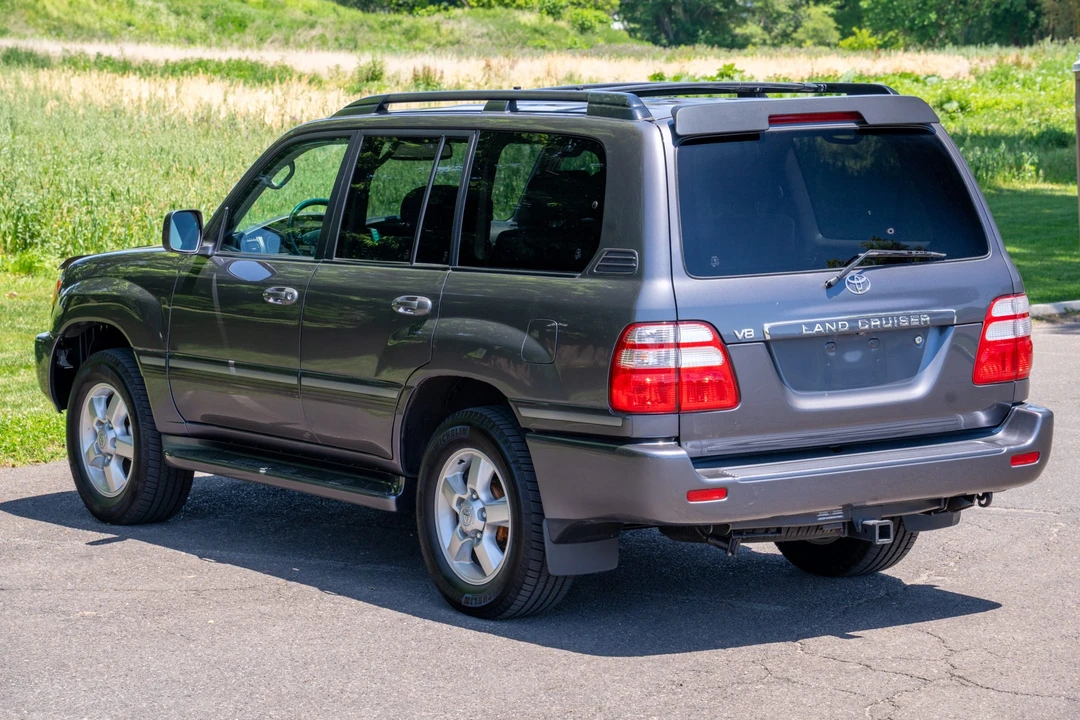 2005 Toyota J100 Land Cruiser - Image 10 of 31