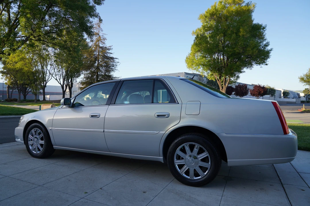 2006 Cadillac DTS - Image 7 of 31