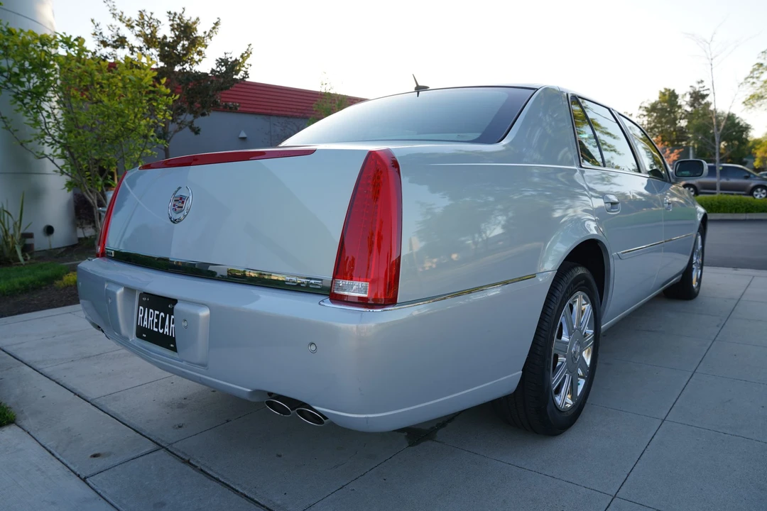 2006 Cadillac DTS - Image 13 of 31