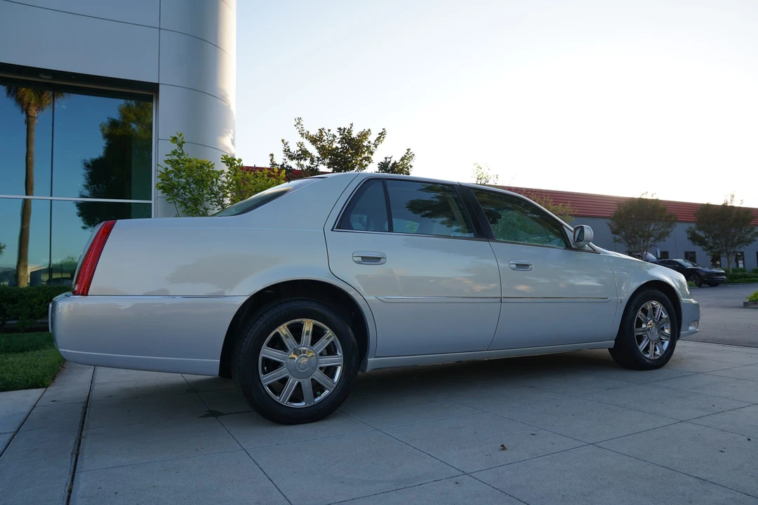 2006 Cadillac DTS - Image 15 of 31