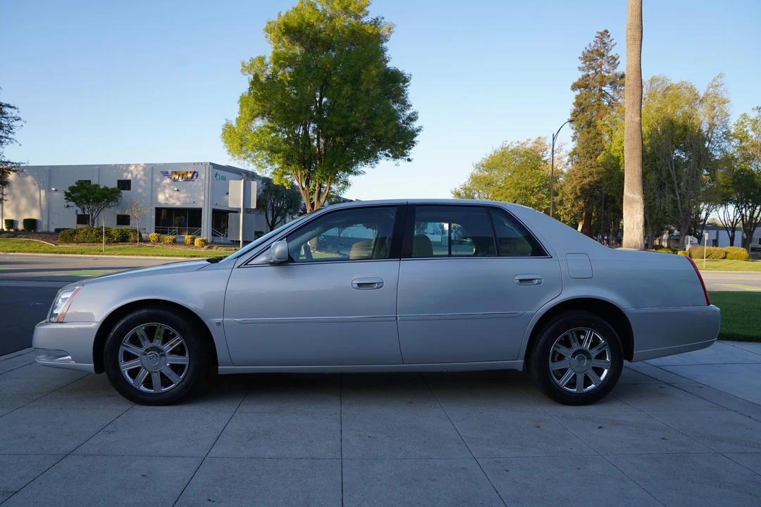 2006 Cadillac DTS - Image 6 of 31