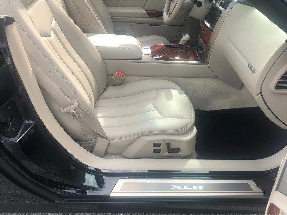 2006 Cadillac XLR - Image 28 of 31
