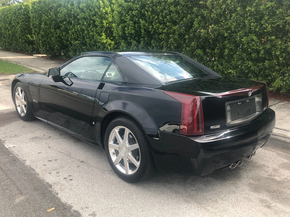 2006 Cadillac XLR - Image 2 of 31