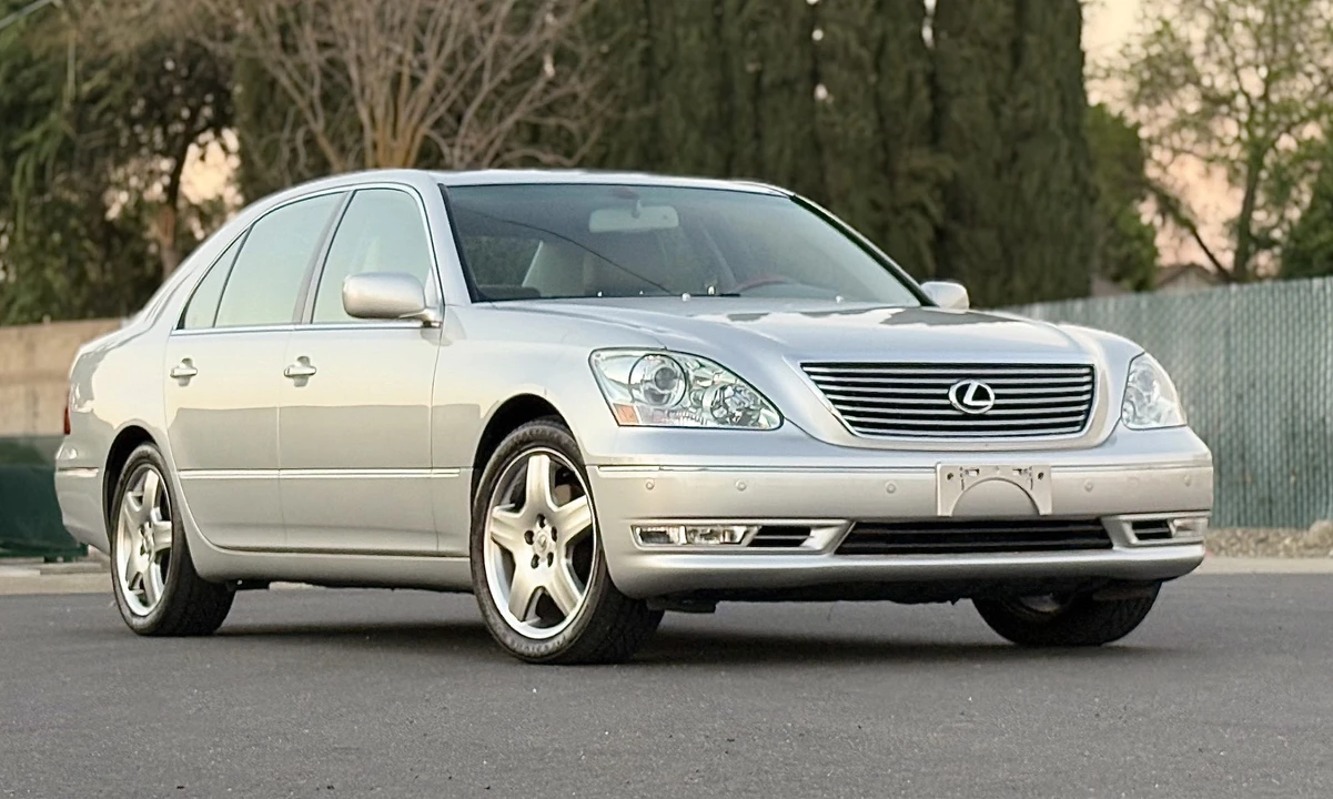 2006 Lexus LS 3rd Gen - Image 28 of 31