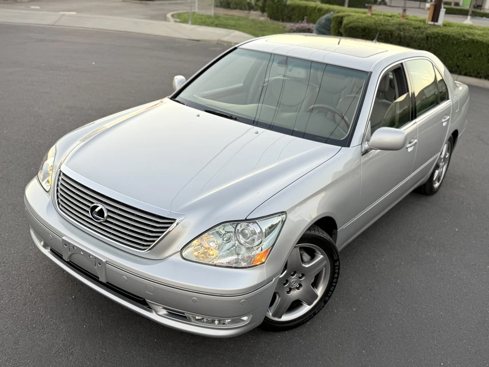 2006 Lexus LS 3rd Gen - Image 2 of 31