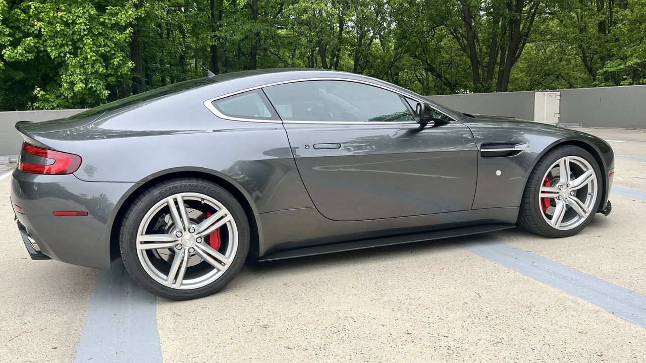2007 Aston Martin V8 Vantage (2006-2017) - Image 6 of 31
