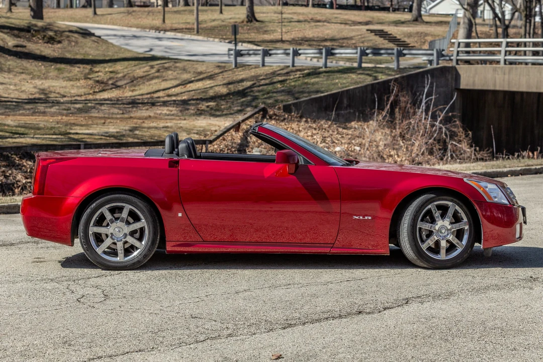 2008 Cadillac XLR - Image 11 of 31