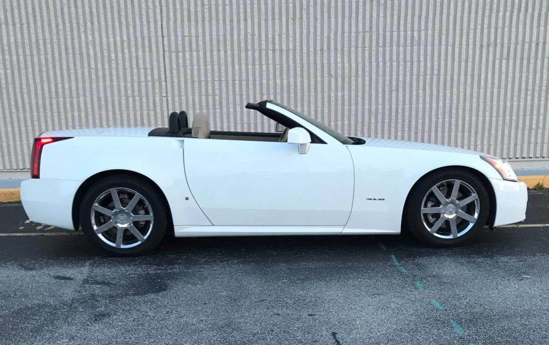 2008 Cadillac XLR - Image 15 of 31
