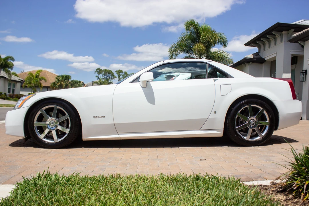 2008 Cadillac XLR - Image 17 of 31