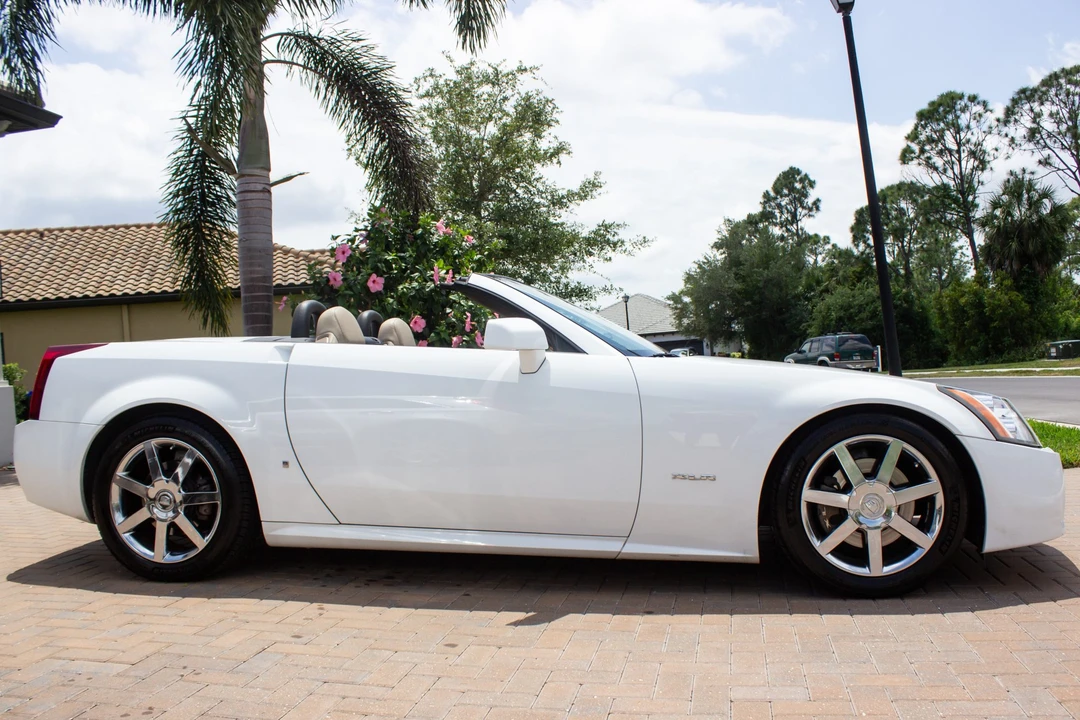 2008 Cadillac XLR - Image 4 of 31