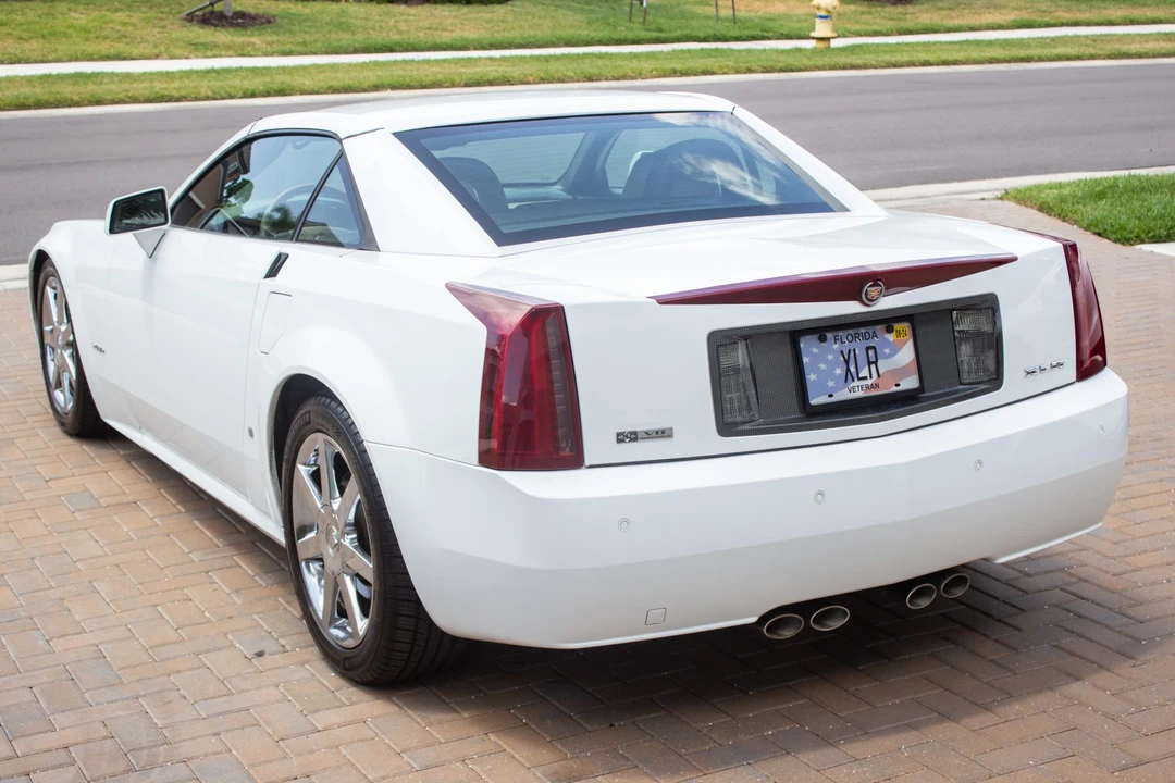 2008 Cadillac XLR - Image 16 of 31