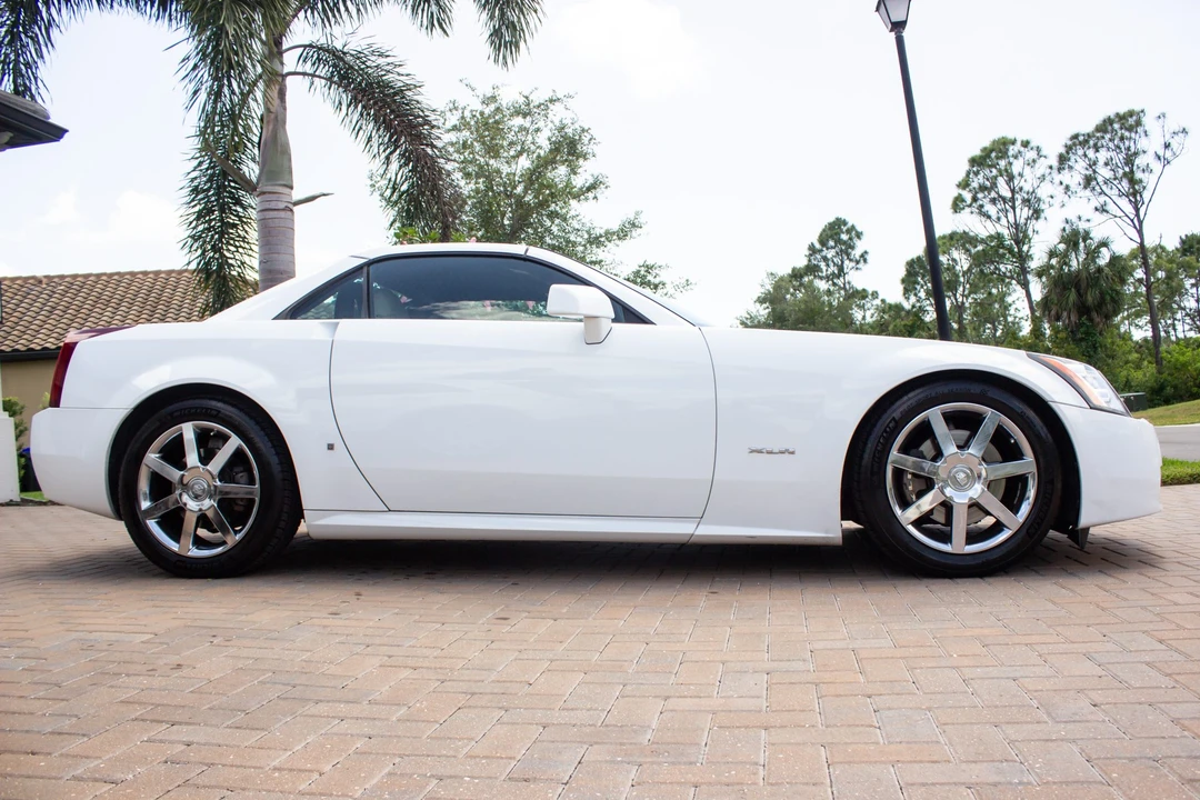 2008 Cadillac XLR - Image 13 of 31