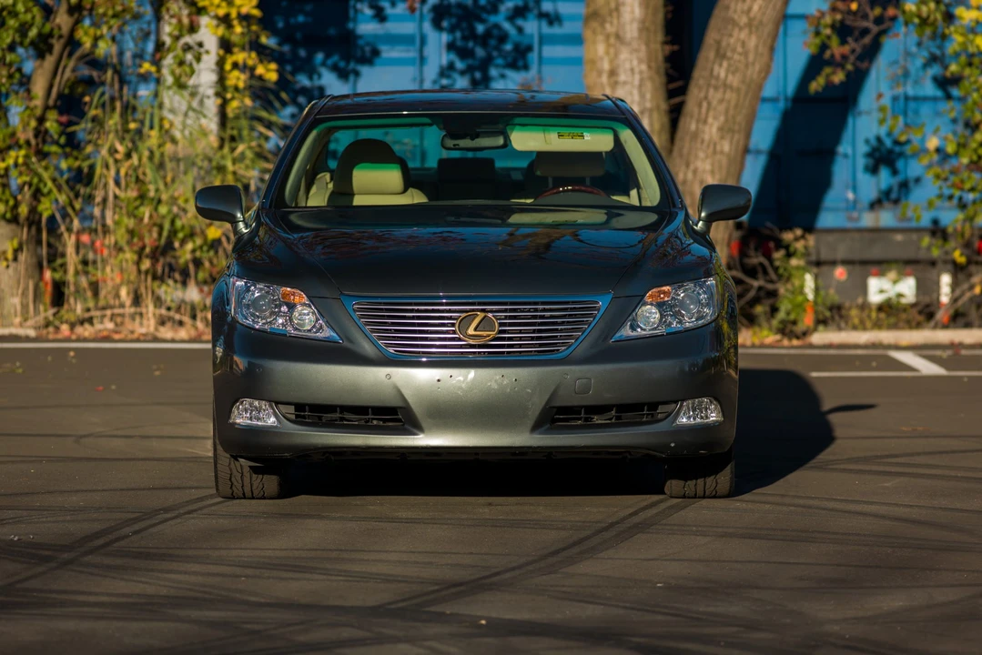 2008 Lexus LS 4th Gen - Image 25 of 31