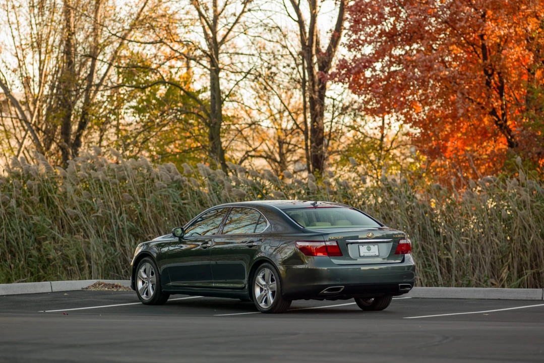 2008 Lexus LS 4th Gen - Image 10 of 31