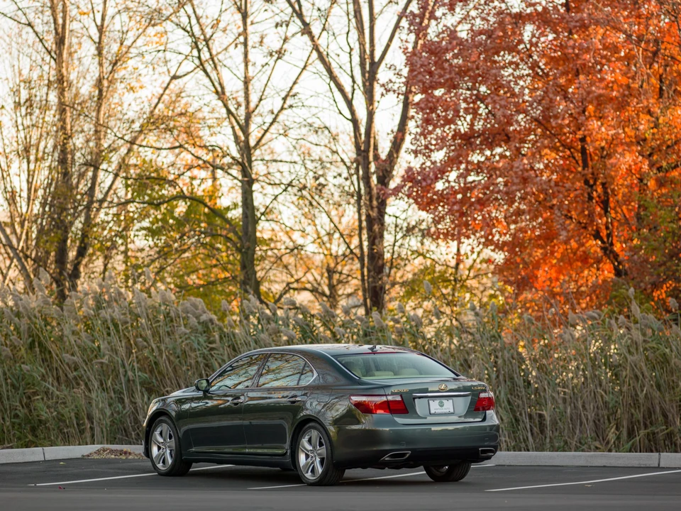 2008 Lexus LS 4th Gen - Image 9 of 31