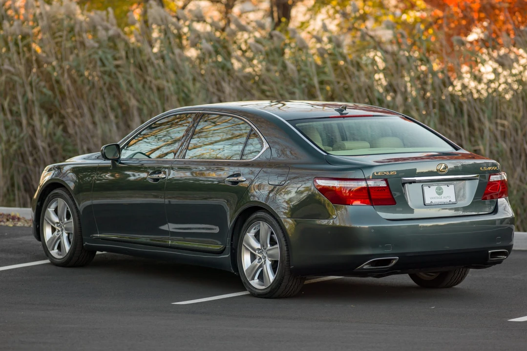 2008 Lexus LS 4th Gen - Image 13 of 31