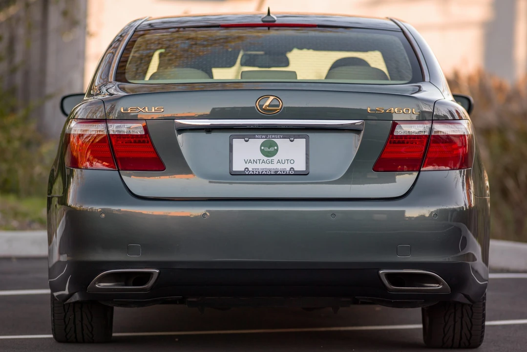 2008 Lexus LS 4th Gen - Image 16 of 31