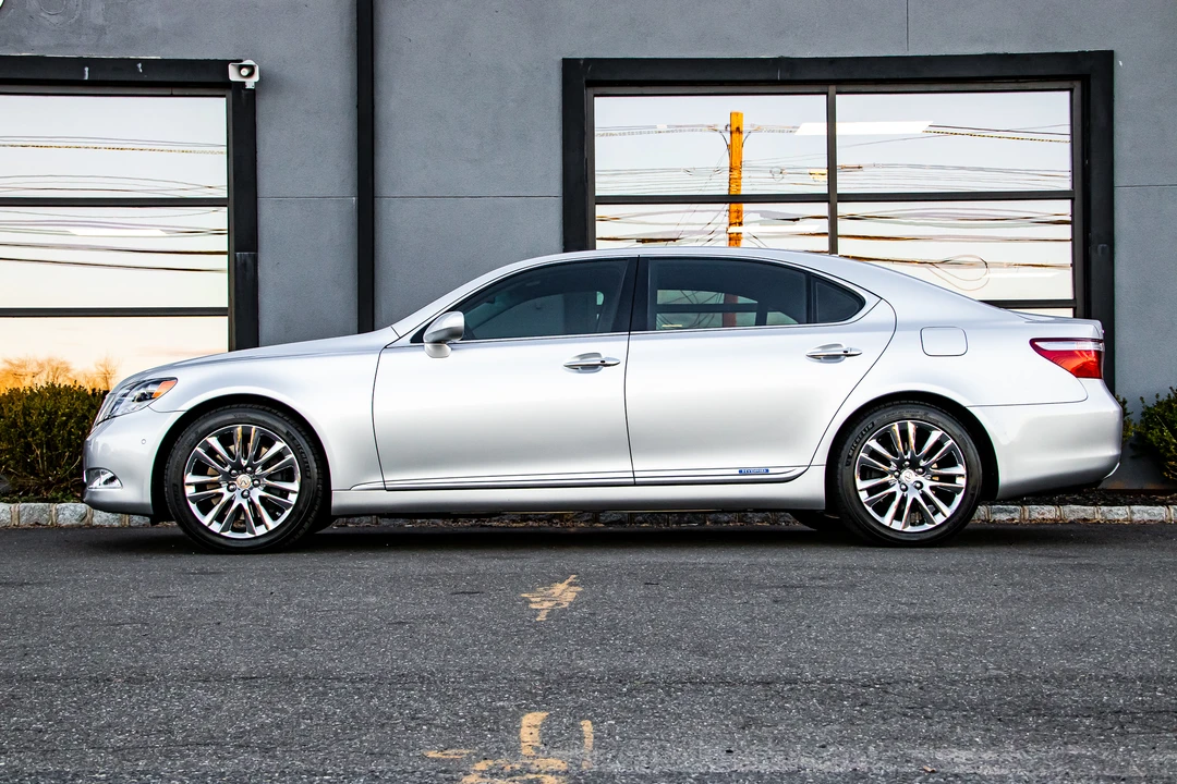 2008 Lexus LS 4th Gen - Image 21 of 31