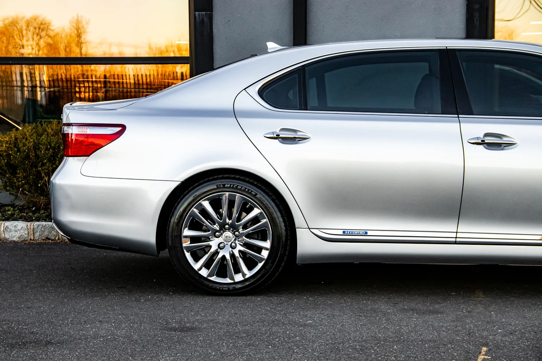2008 Lexus LS 4th Gen - Image 24 of 31