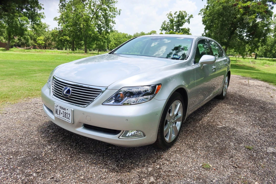 2008 Lexus LS 4th Gen - Image 3 of 31