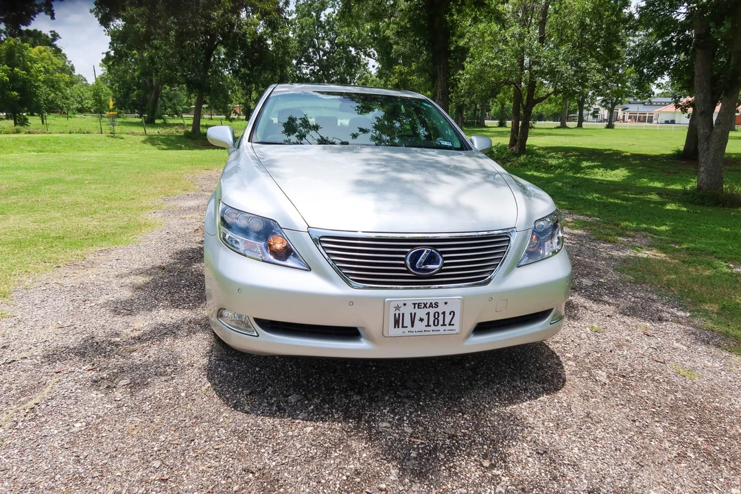 2008 Lexus LS 4th Gen - Image 9 of 31