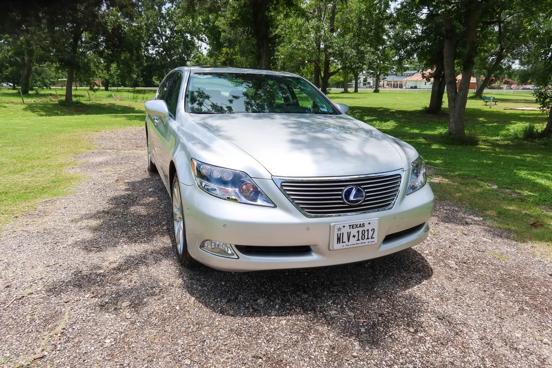 2008 Lexus LS 4th Gen - Image 10 of 31