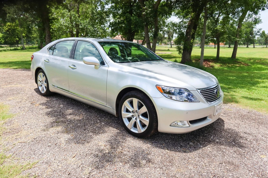 2008 Lexus LS 4th Gen - Image 14 of 31