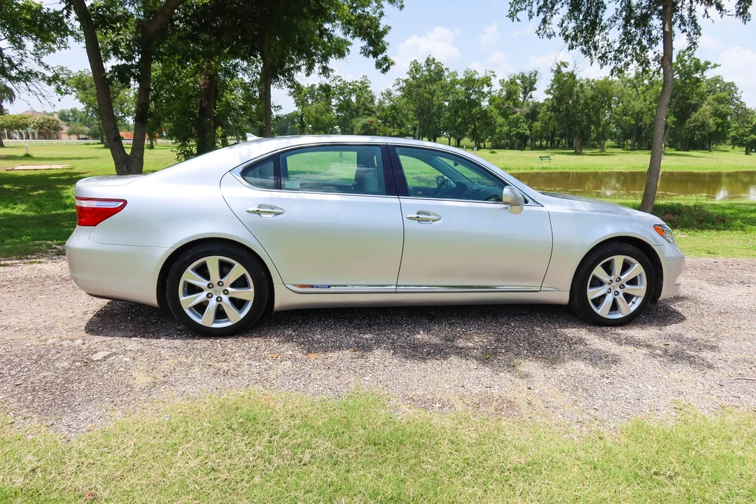 2008 Lexus LS 4th Gen - Image 21 of 31