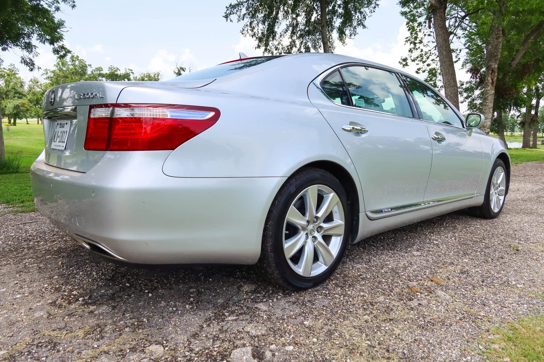 2008 Lexus LS 4th Gen - Image 26 of 31