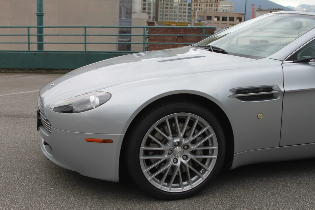 2009 Aston Martin V8 Vantage (2006-2017) - Image 17 of 31