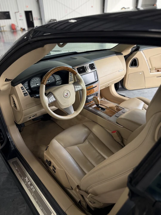 2009 Cadillac XLR - Image 19 of 31