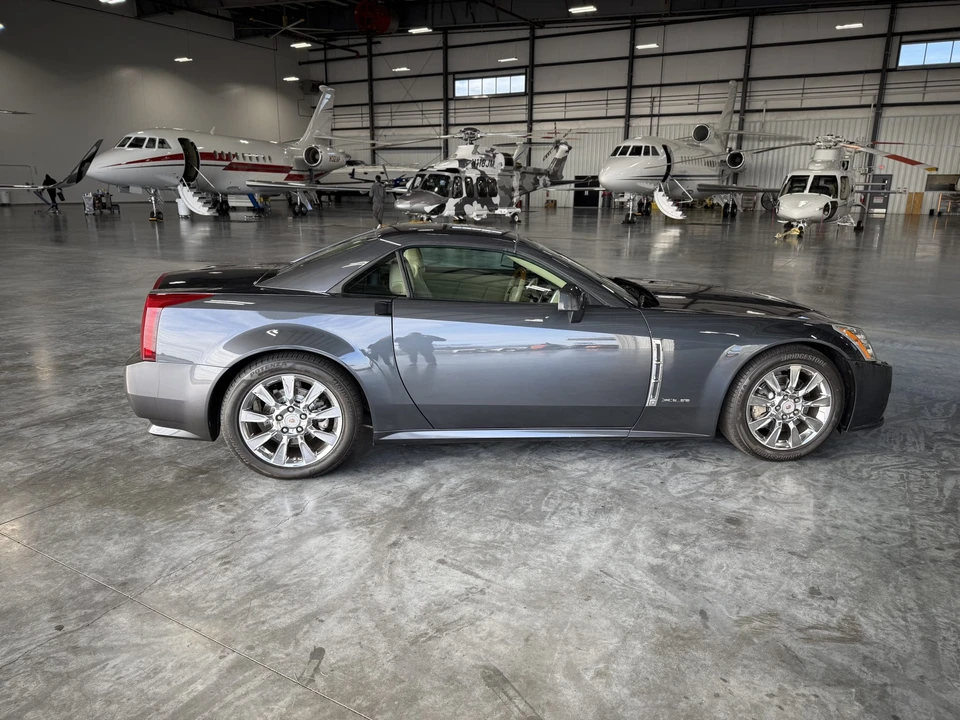 2009 Cadillac XLR - Image 4 of 31