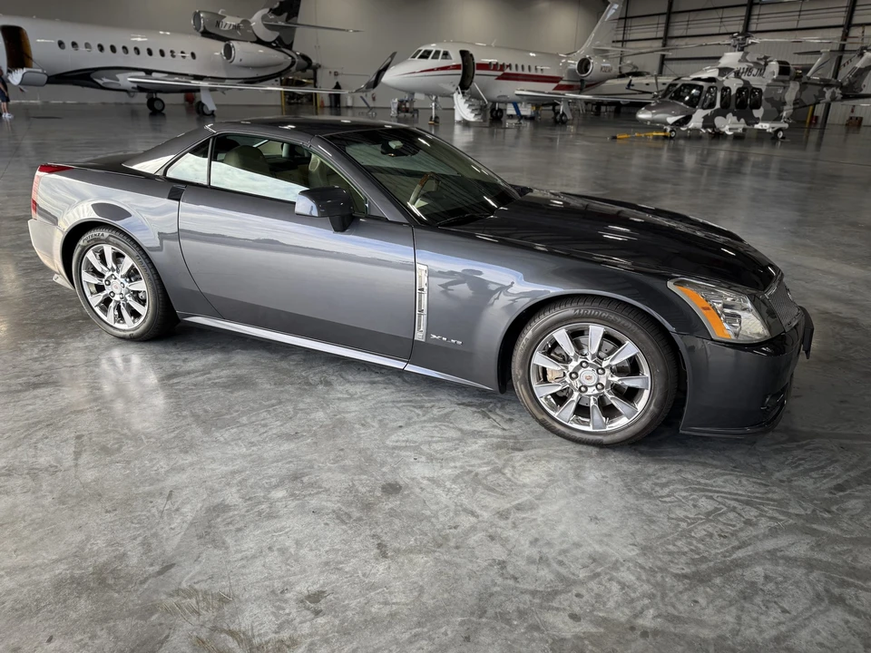 2009 Cadillac XLR - Image 3 of 31
