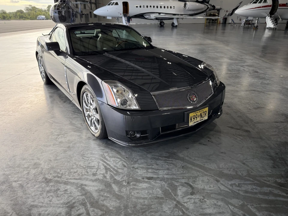 2009 Cadillac XLR - Image 2 of 31
