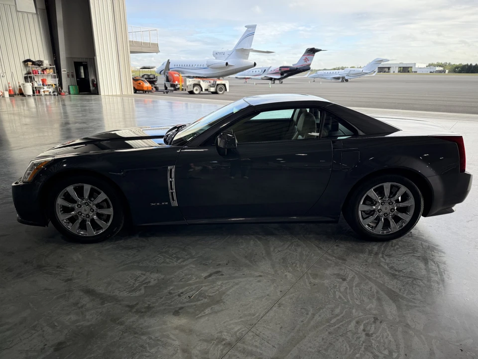 2009 Cadillac XLR - Image 7 of 31