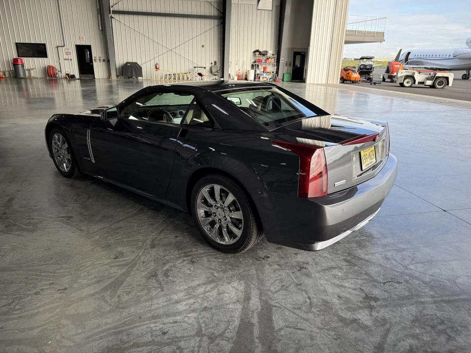 2009 Cadillac XLR - Image 6 of 31