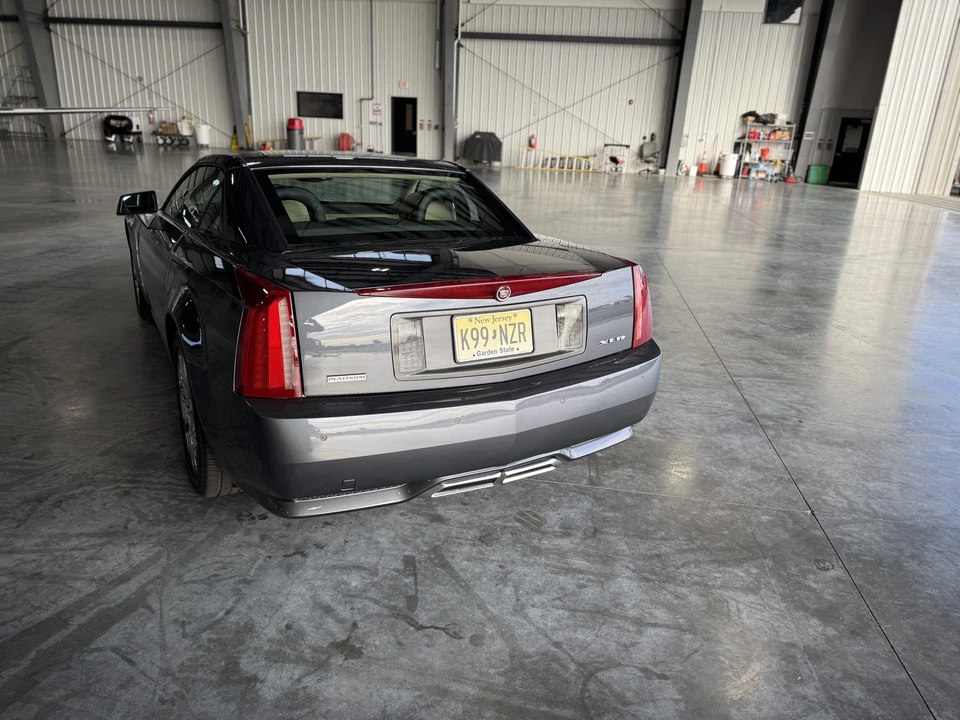 2009 Cadillac XLR - Image 5 of 31