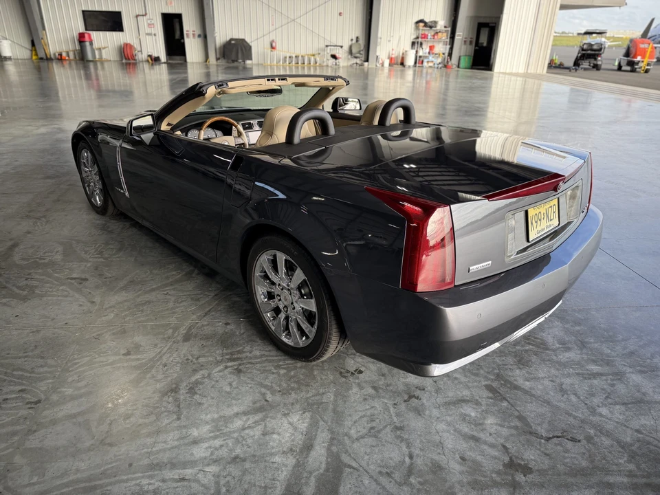 2009 Cadillac XLR - Image 12 of 31
