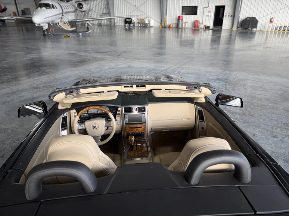 2009 Cadillac XLR - Image 20 of 31