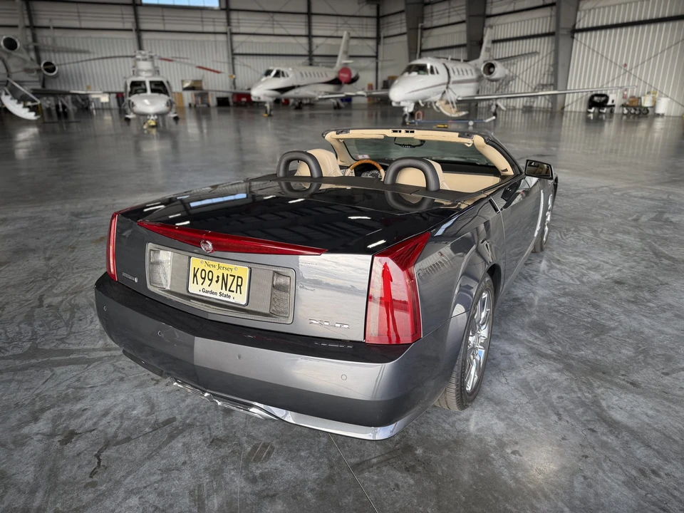 2009 Cadillac XLR - Image 11 of 31